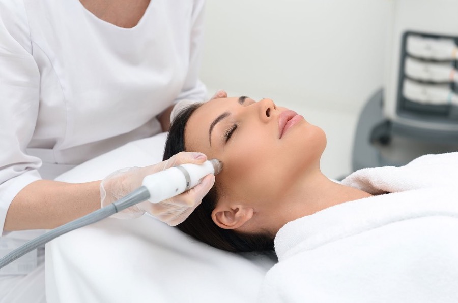 4 Reasons Medical Professionals are Taking Cosmetic Injector Courses