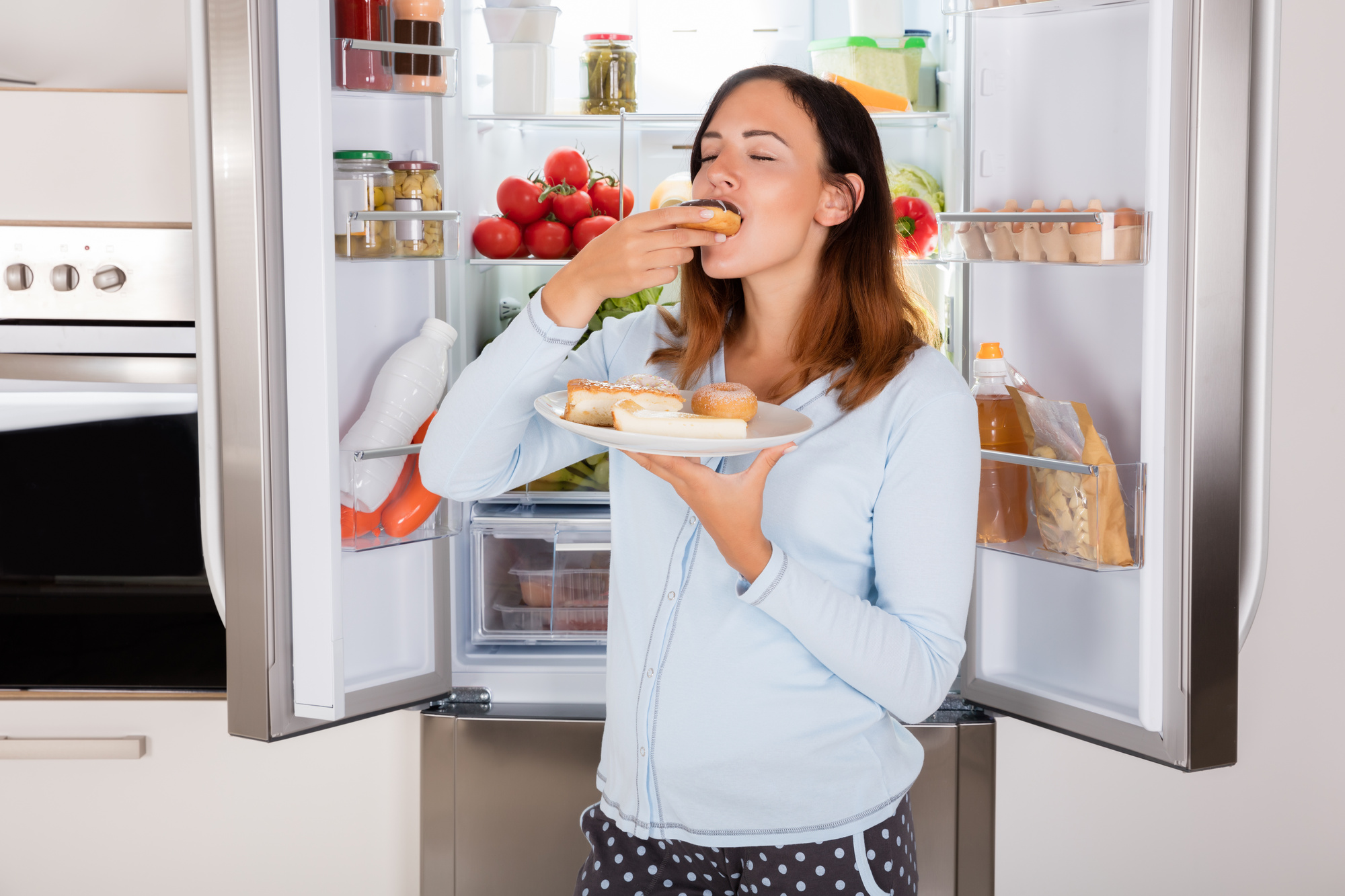 6 Tips And Tricks To Control Food Cravings