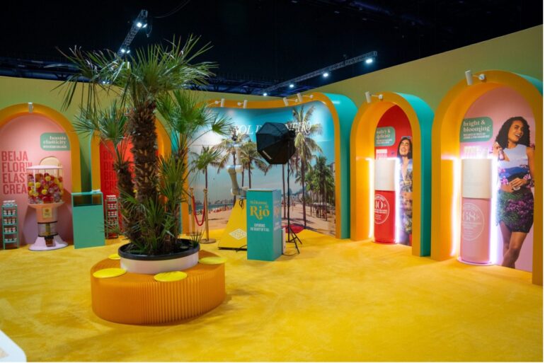 custom exhibition stand contractor