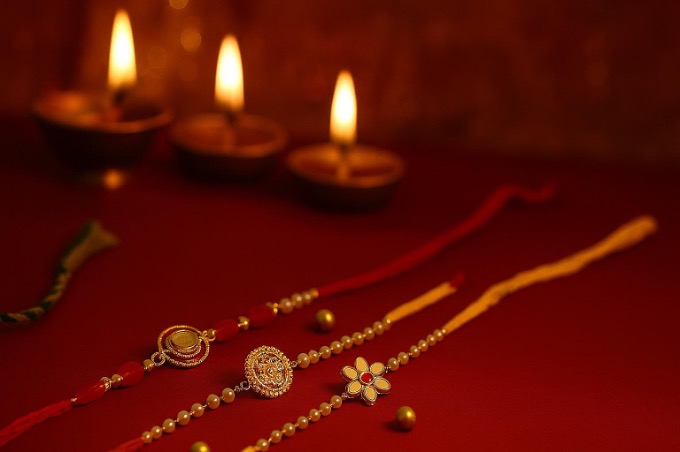 10 Trendy Rakhis for Bhaiya Bhabhi & Thoughtful Gifts to Match 10 Trendy Rakhis for Bhaiya Bhabhi & Thoughtful Gifts to Match