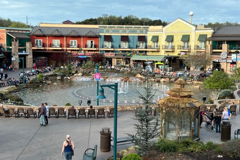 pigeon forge family vacation with teens