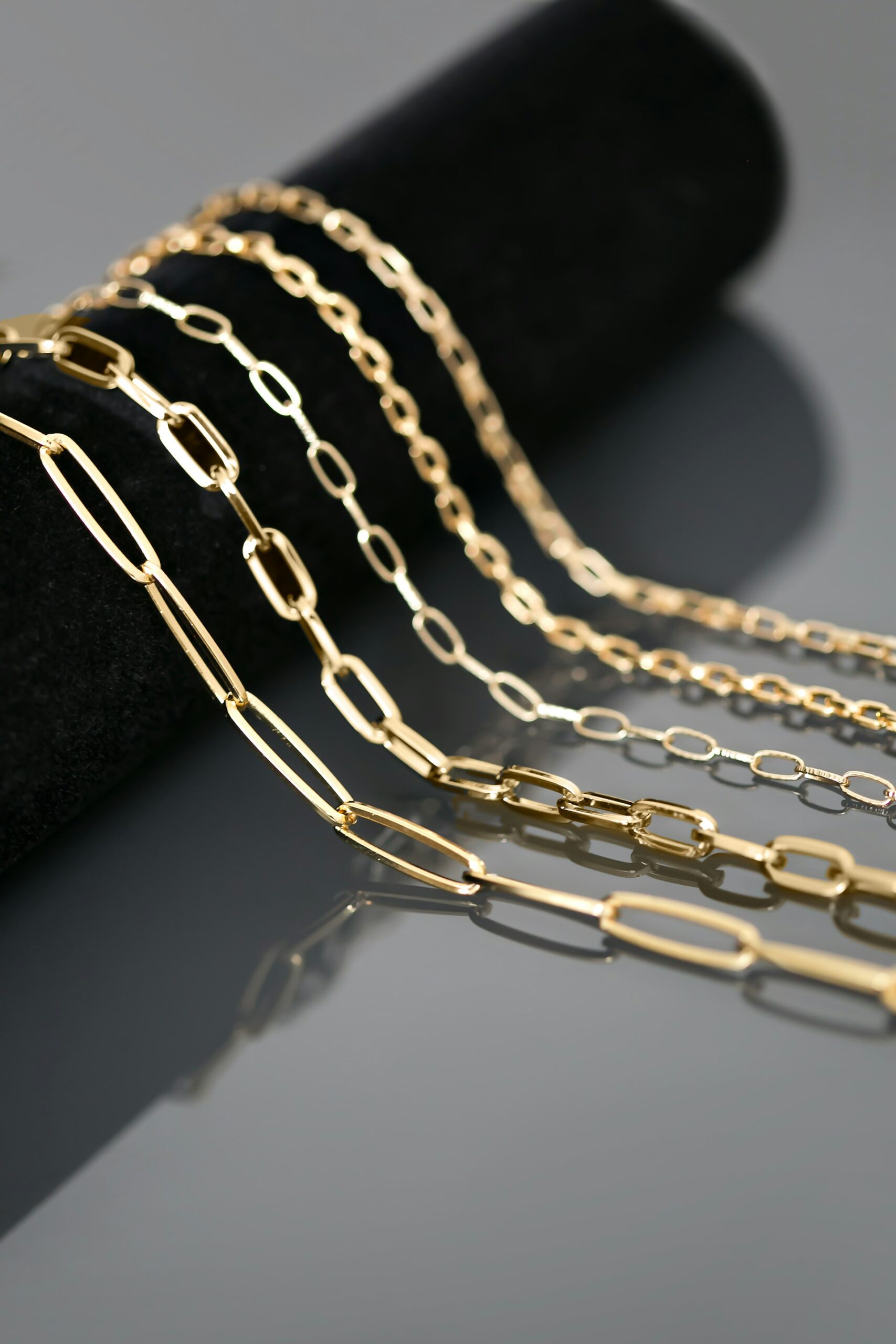 A Practical Curb Chain Guide for Everyday Jewelry Wearers | Style Vanity